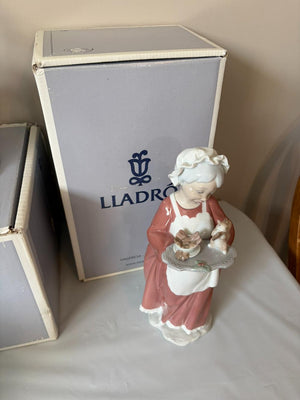 Llado Santas Magical Workshop - Mrs. Claus