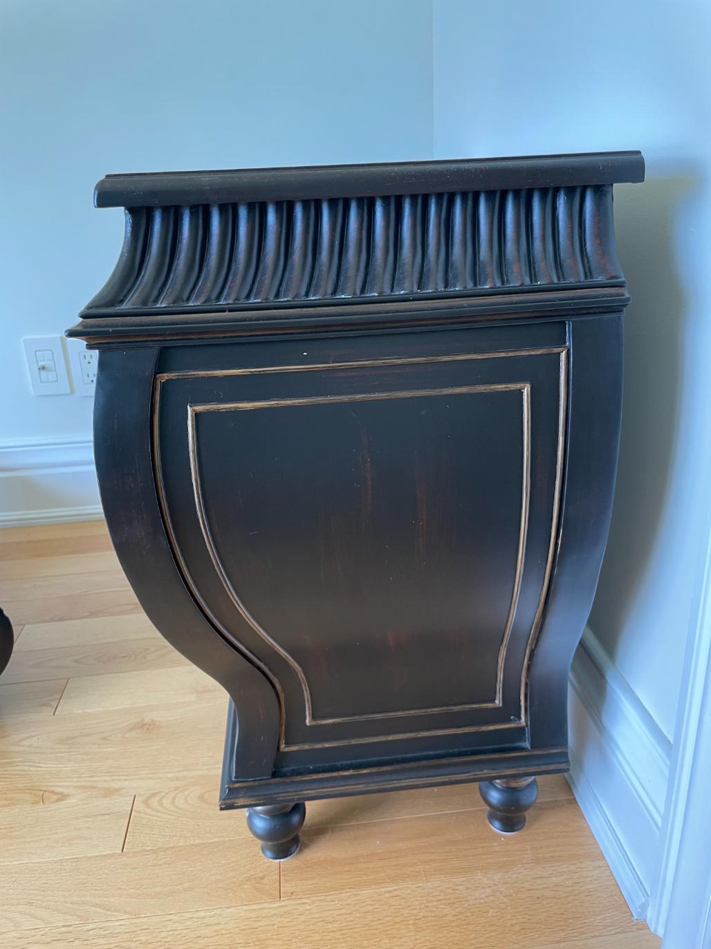 Accent Chest of Drawers