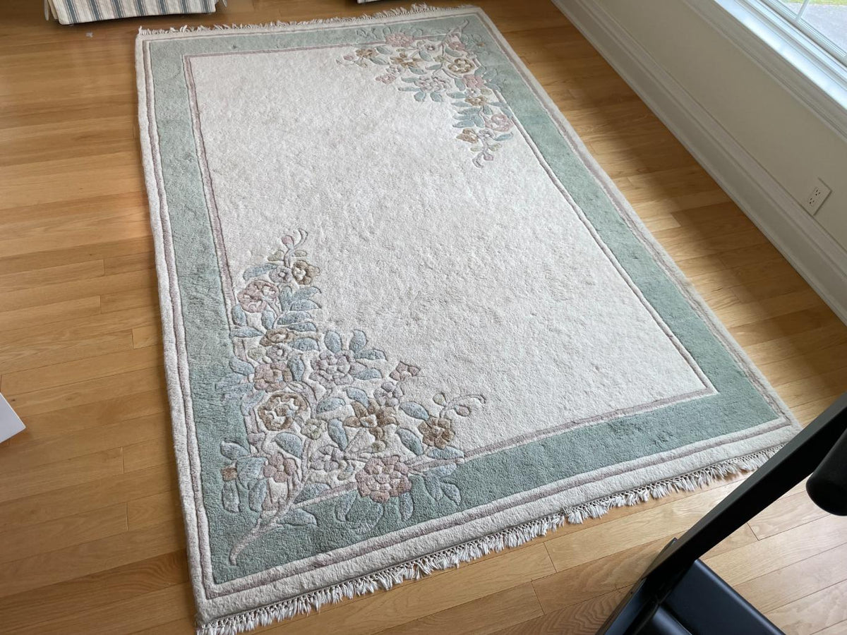 100% Wool Area Rug (9ft x 6ft)