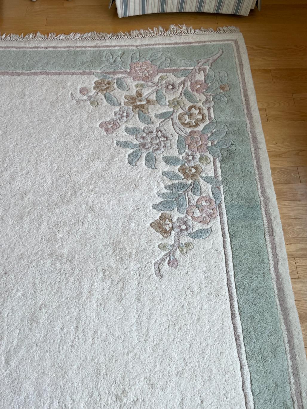 100% Wool Area Rug (9ft x 6ft)