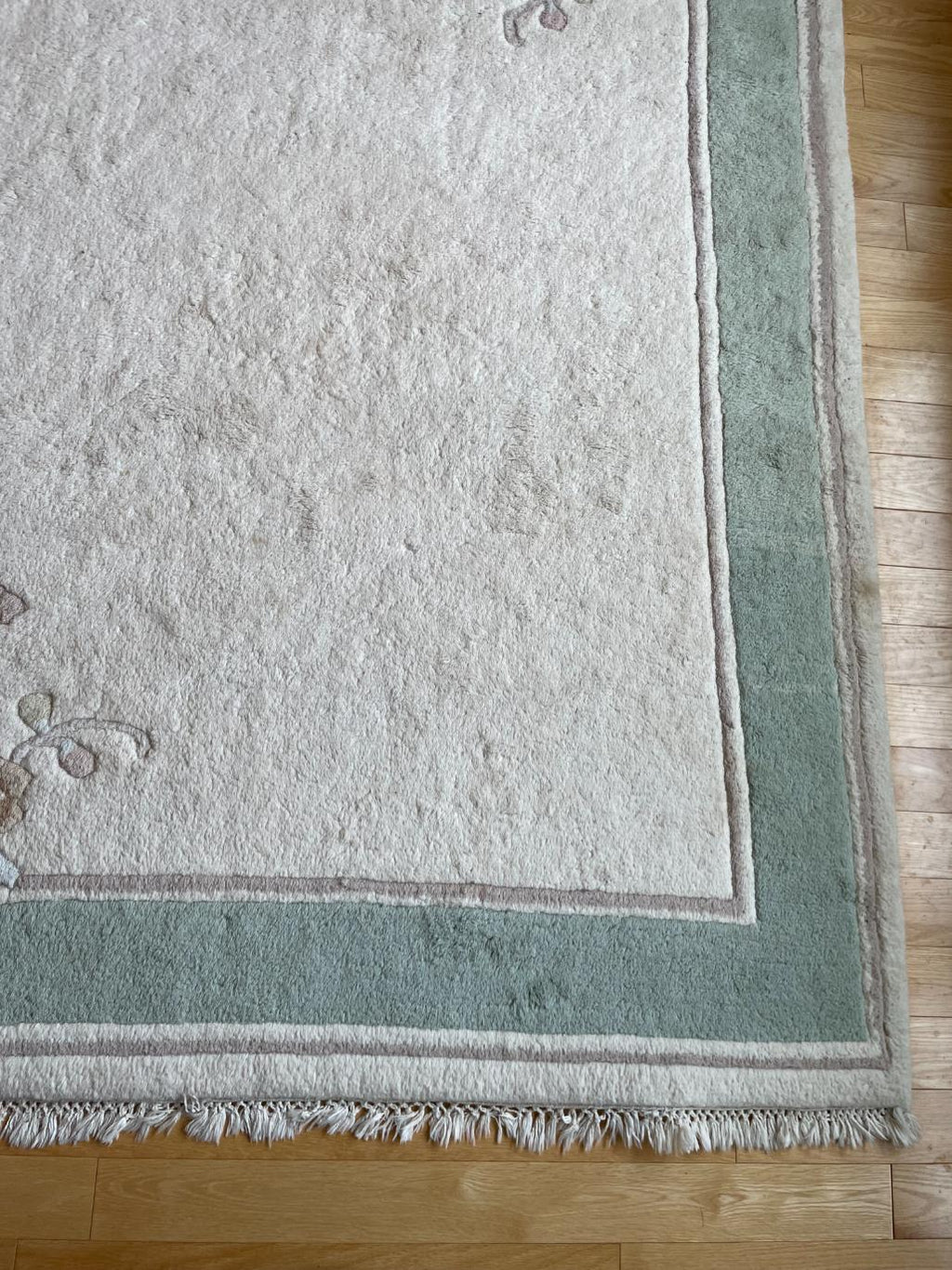 100% Wool Area Rug (9ft x 6ft)