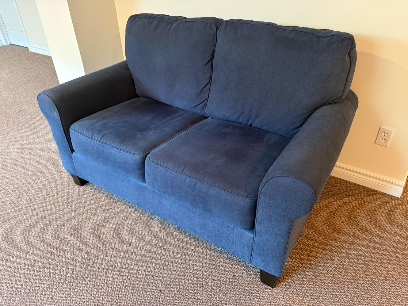 Loveseat Lot #