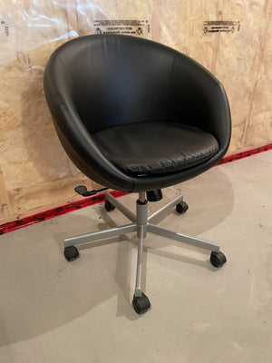 Swivel Club Chair