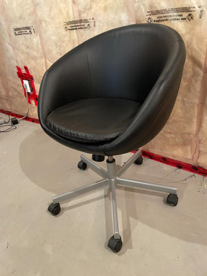 Swivel Club Chair