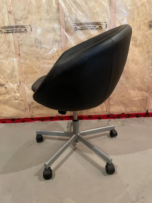 Swivel Club Chair