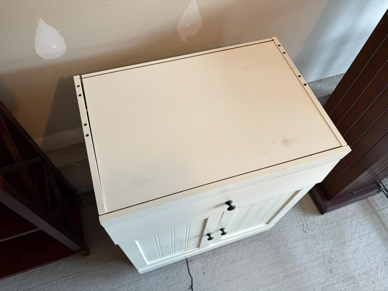 White Cabinet