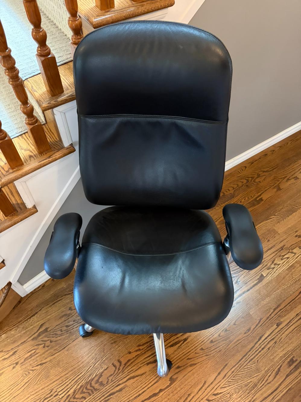 Swivel Armchair Lot #1