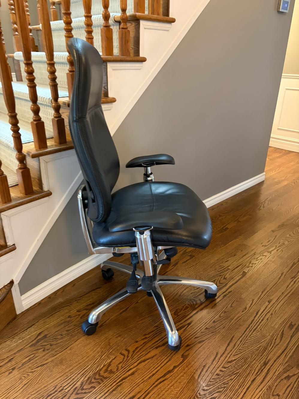 Swivel Armchair Lot #1