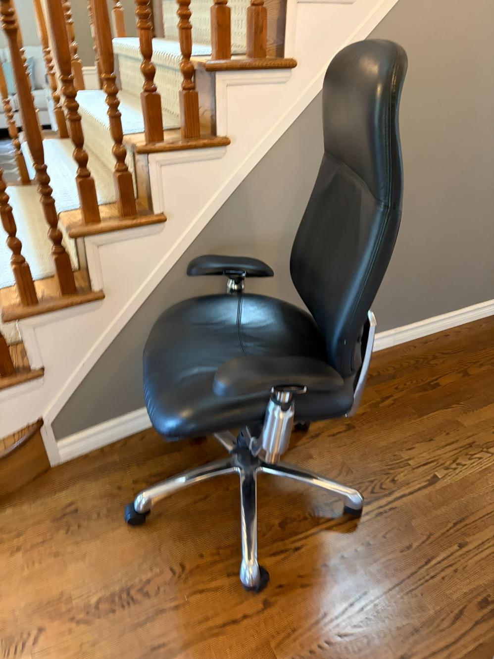 Swivel Armchair Lot #1
