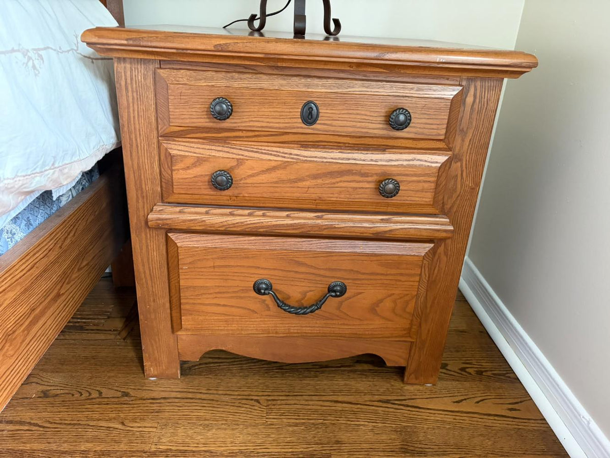 Single Nightstand Lot #