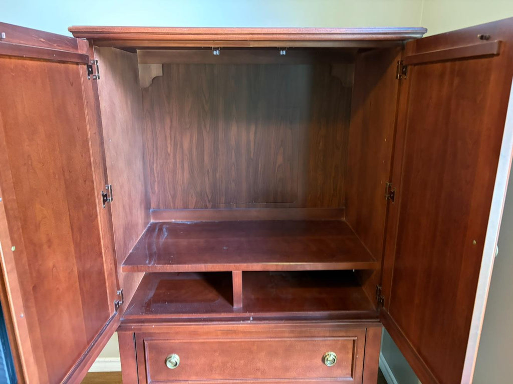 Vaughan-Bassett Wardrobe Lot #