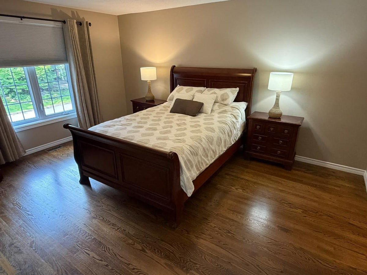 Vaughan-Bassett Queen Size Bed Frame