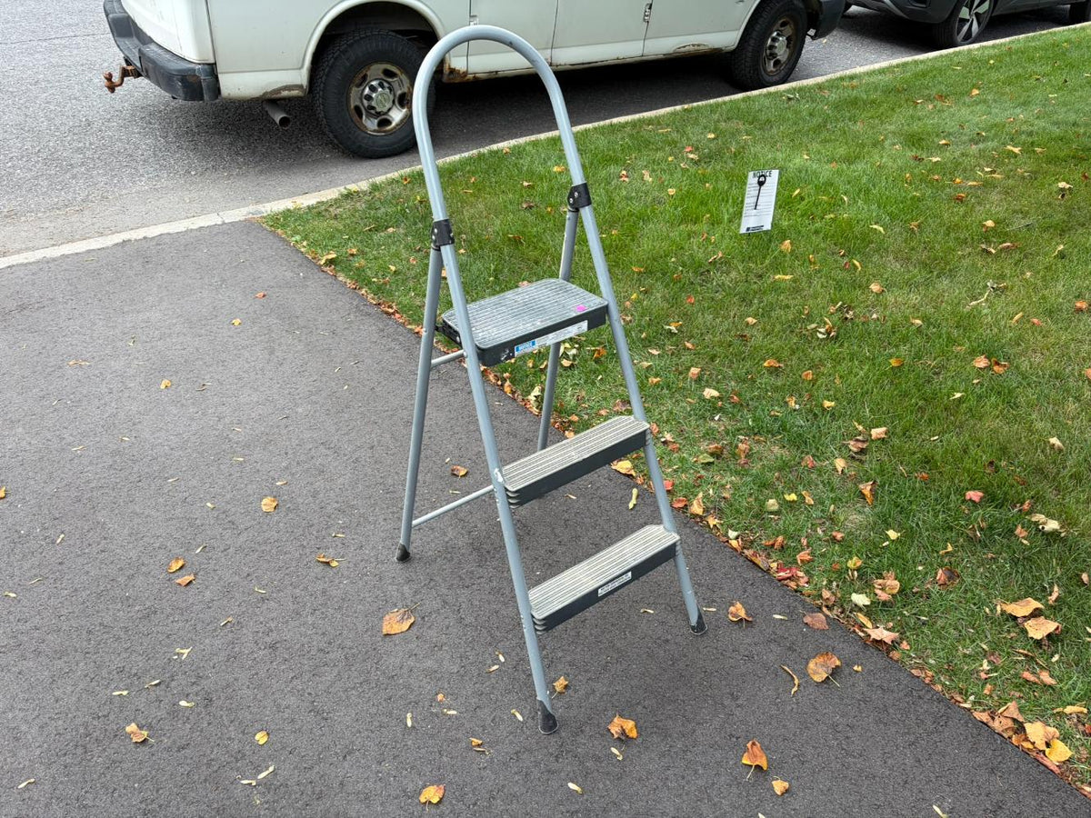 Cosco 3 Step Ladder