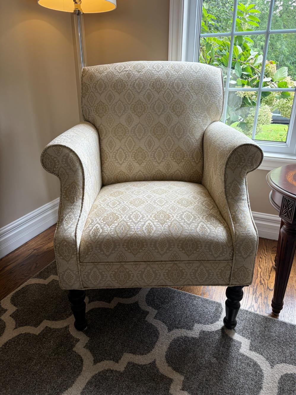 Accent Armchair Lot #1