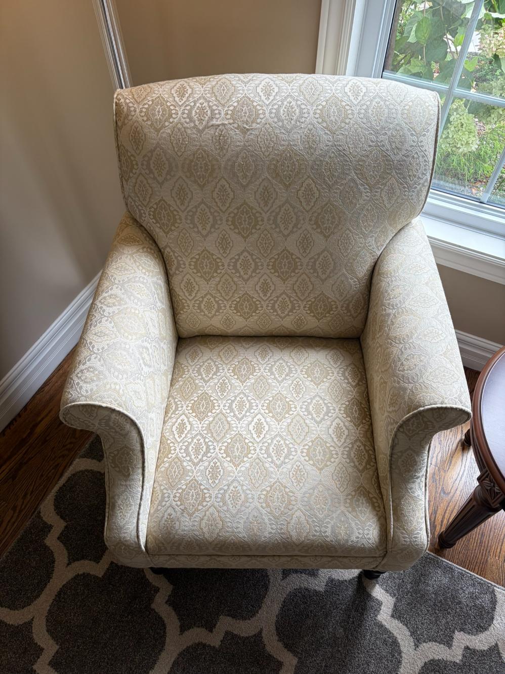 Accent Armchair Lot #1