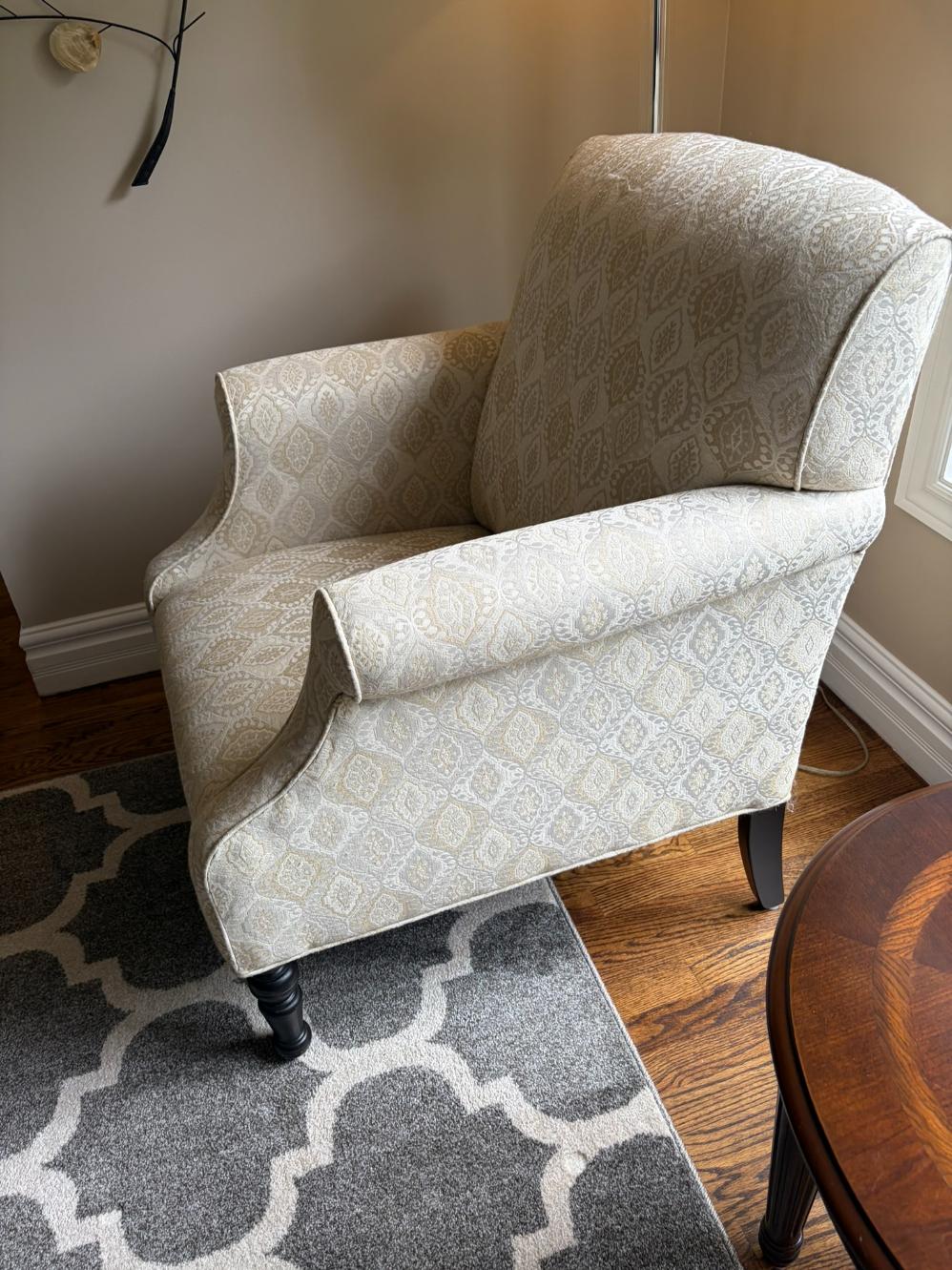 Accent Armchair Lot #1