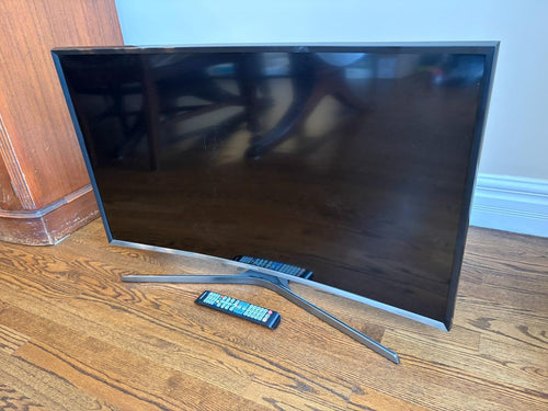 40” Samsung Series 6 Curved Smart Television UN40J6520AFXZC