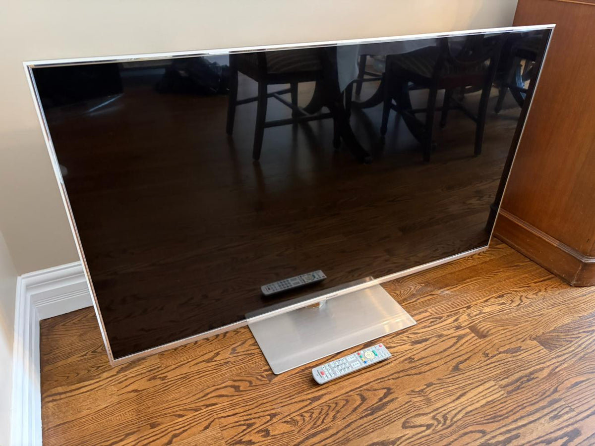 55” Panasonic 3D Smart Television TC-L55DT60