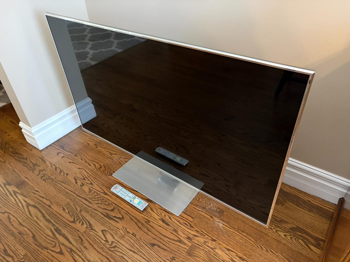 55” Panasonic 3D Smart Television TC-L55DT60
