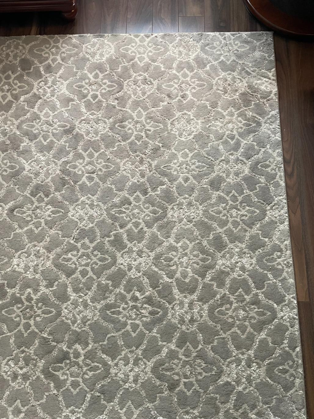 Area Rug (7ft x 5.5ft)