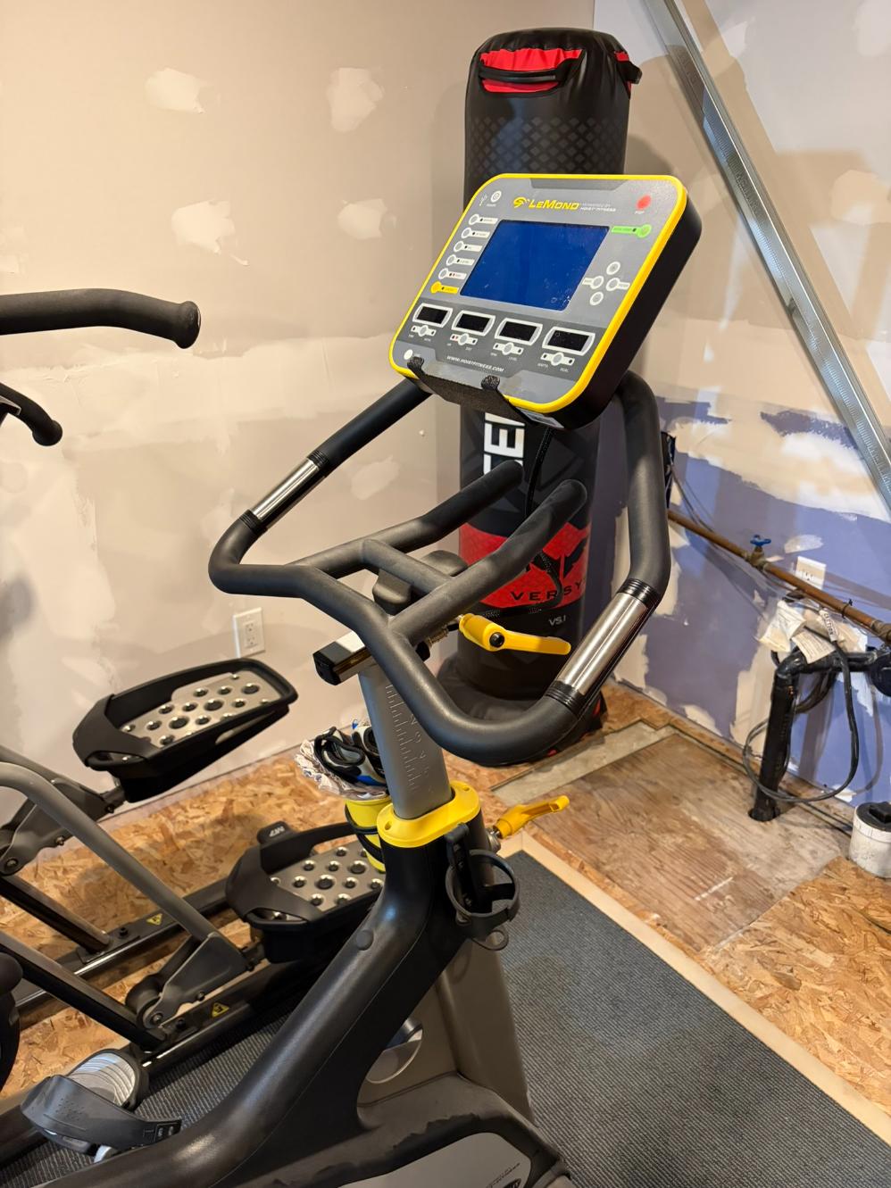 Hoist Fitness Le Mond G Force UT Exercise Bike L-71100-3
