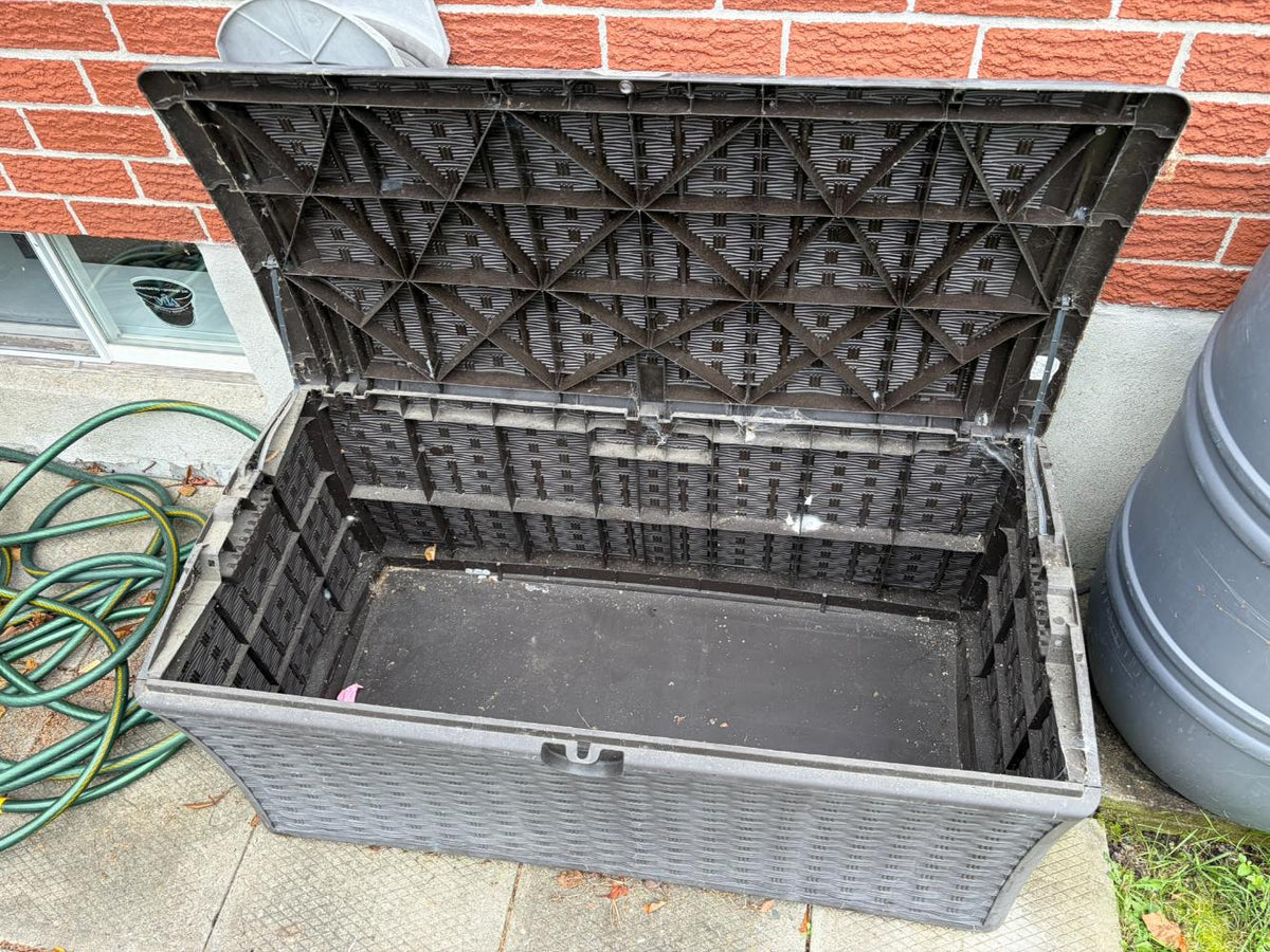 Outdoor Storage Box Lot #