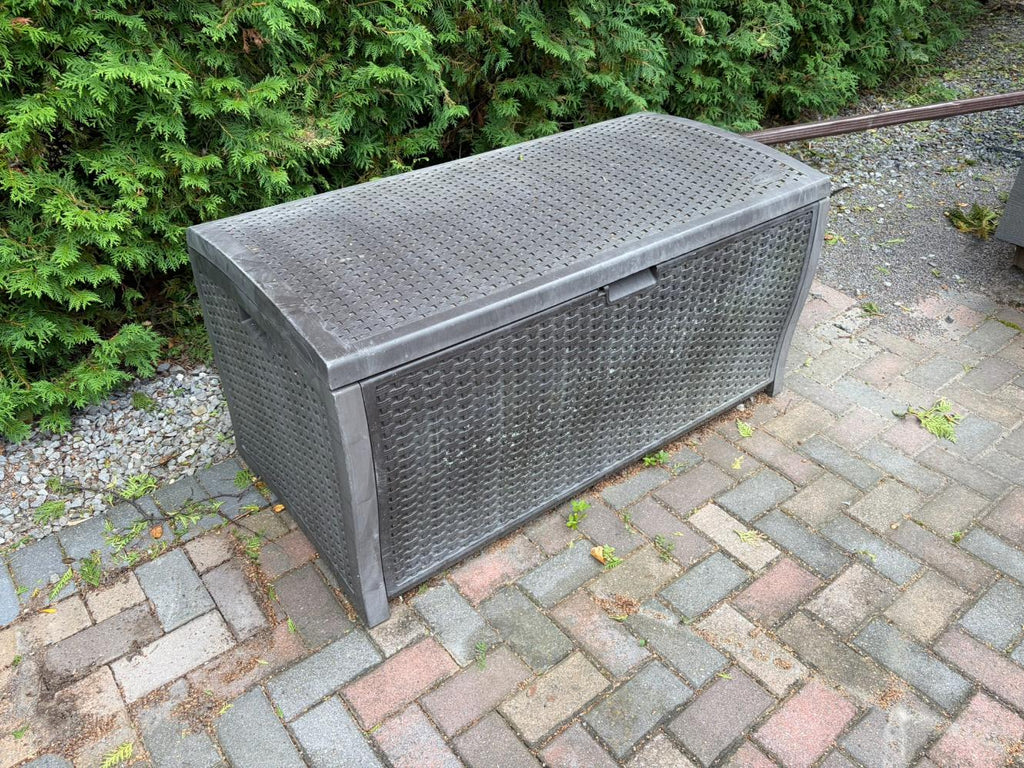 Outdoor Storage Box Lot #