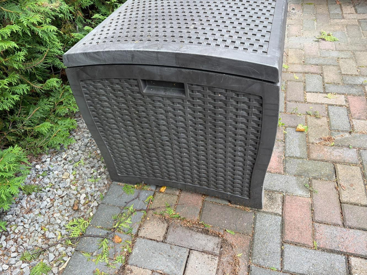 Outdoor Storage Box Lot #