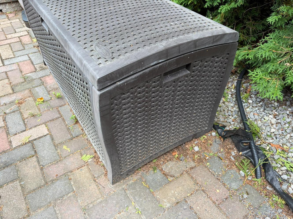 Outdoor Storage Box Lot #