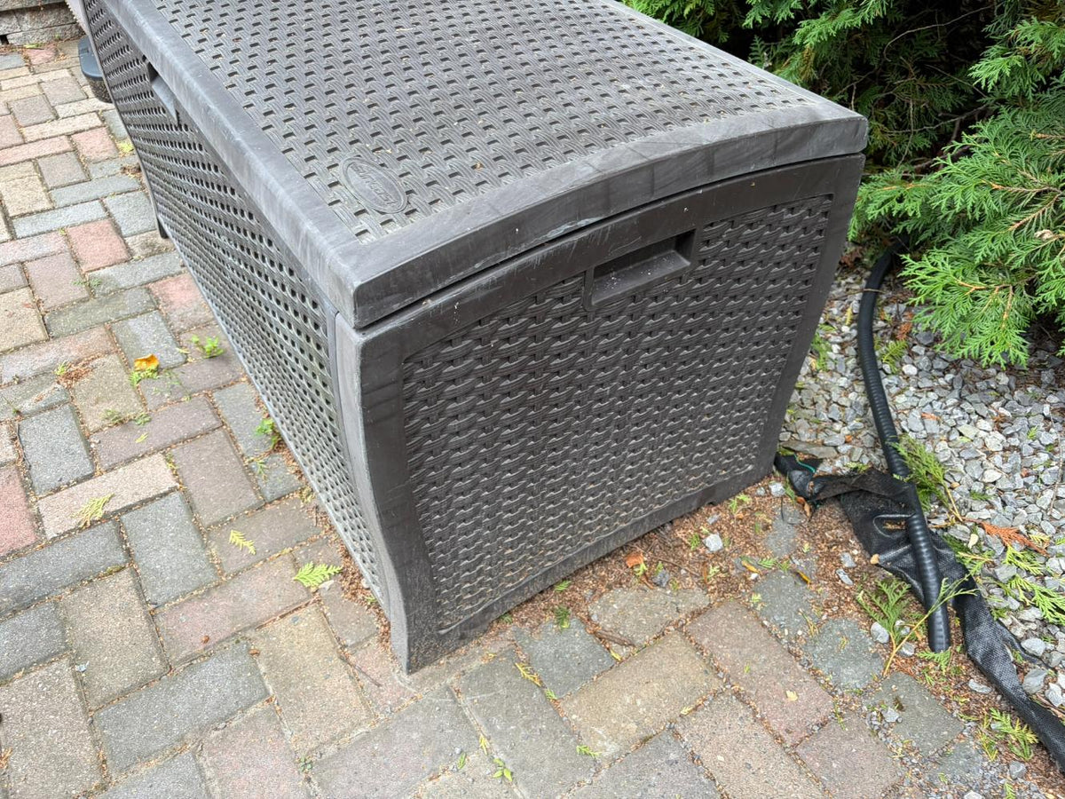 Outdoor Storage Box Lot #
