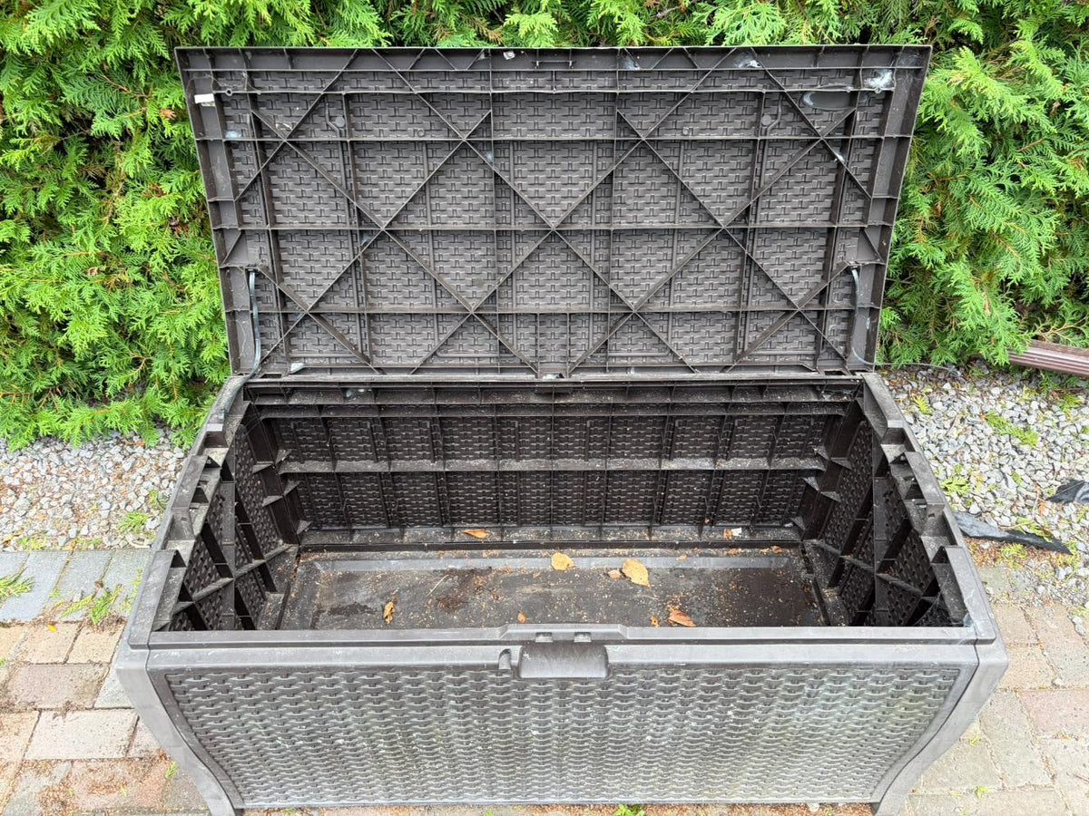Outdoor Storage Box Lot #