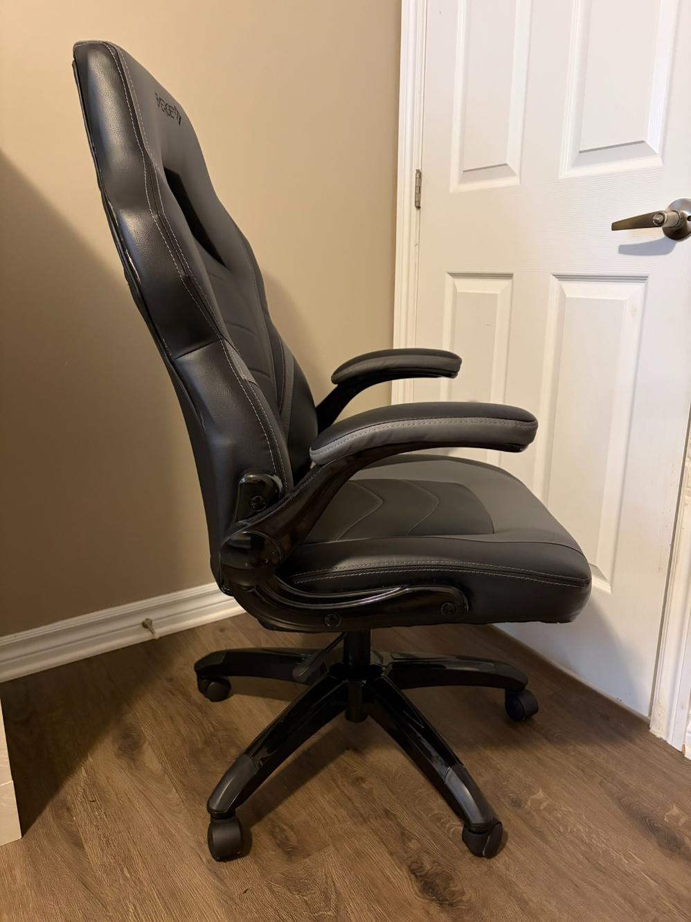 EMERGE Swivel Gaming Armchair 52503-CA