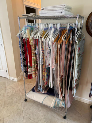 Table Linen Lot # (Includes Metal Rack)