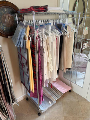 Table Linen Lot # (Includes Metal Rack)