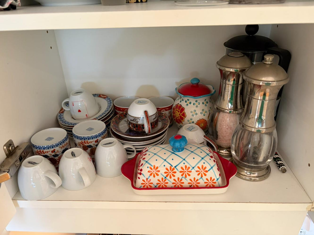 Kitchen Lot #17