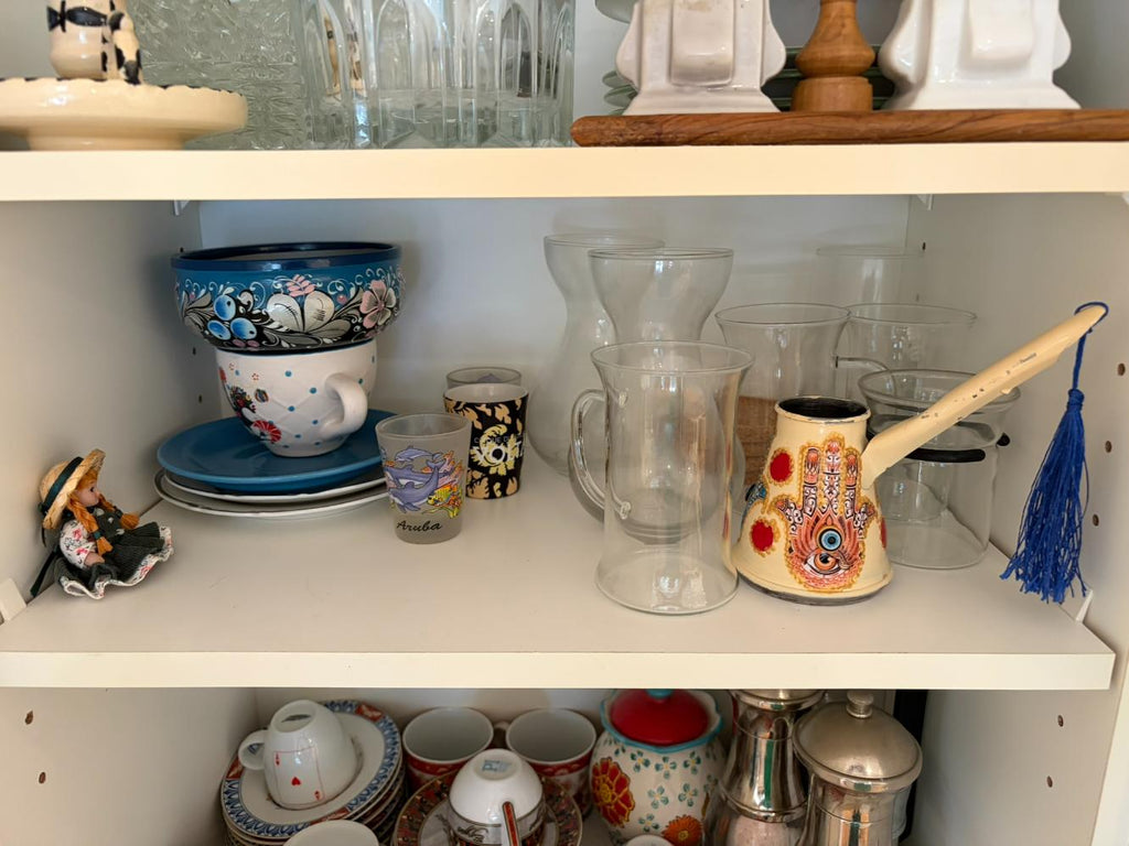 Kitchen Lot #17