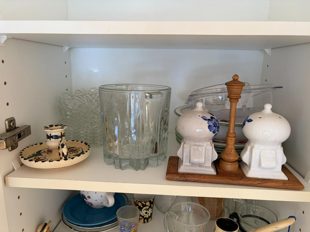 Kitchen Lot #17