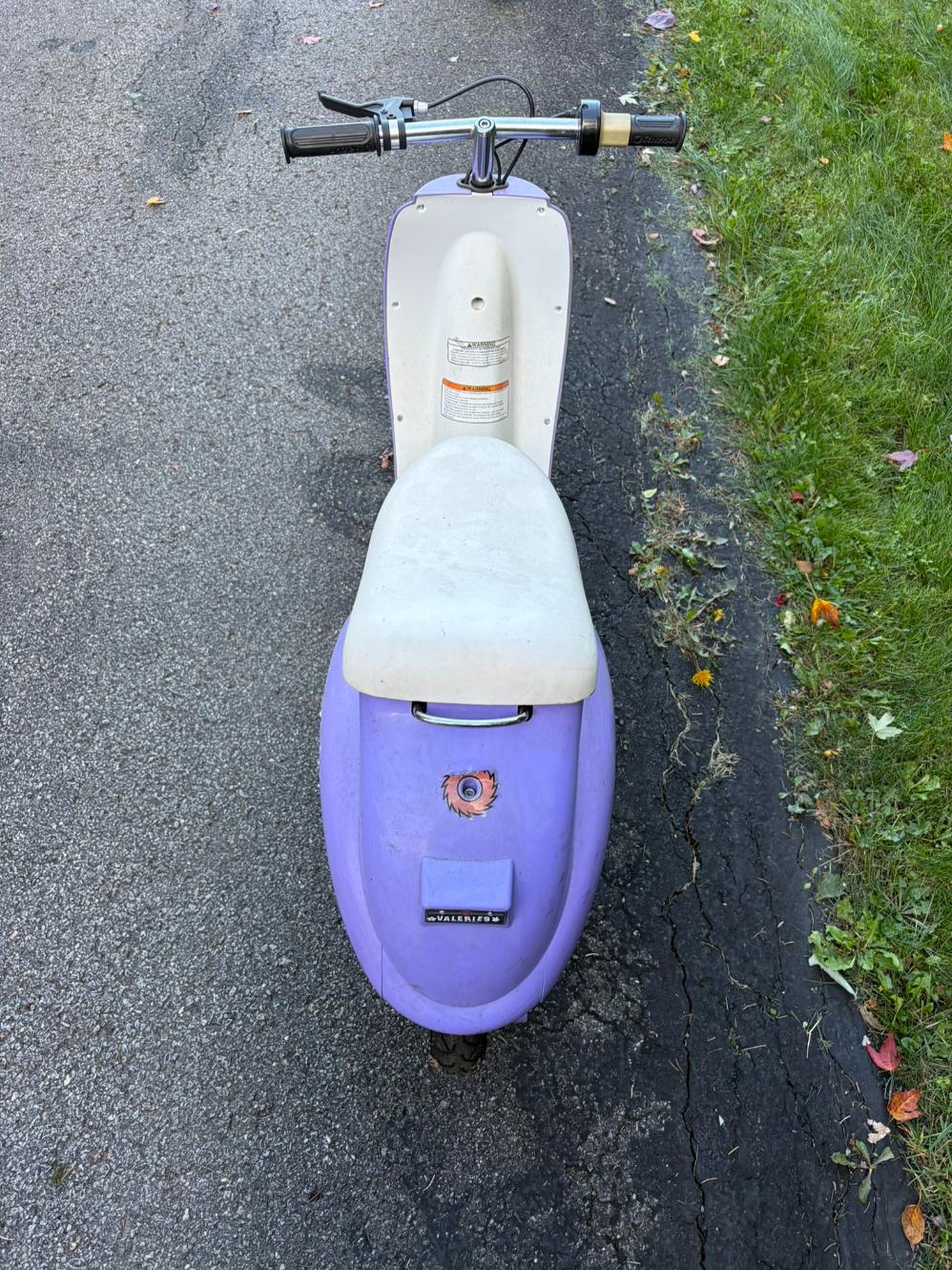 Razor Pocket Mod Betty Electric Retro Scooter