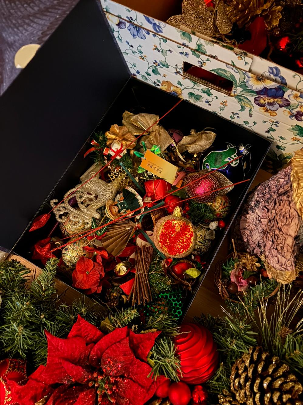 Holiday Decor Lot