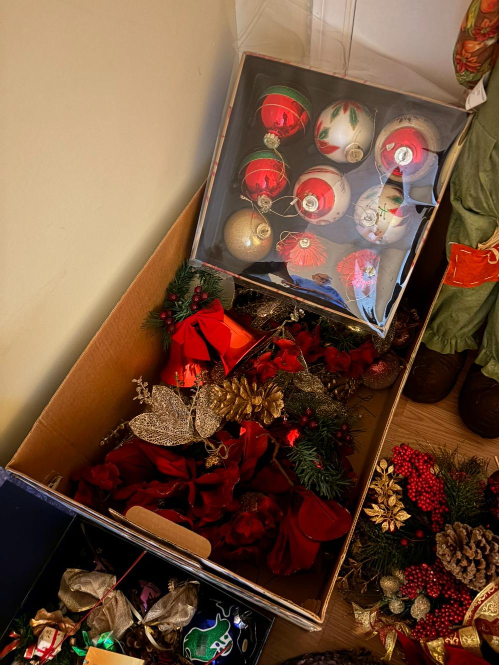 Holiday Decor Lot