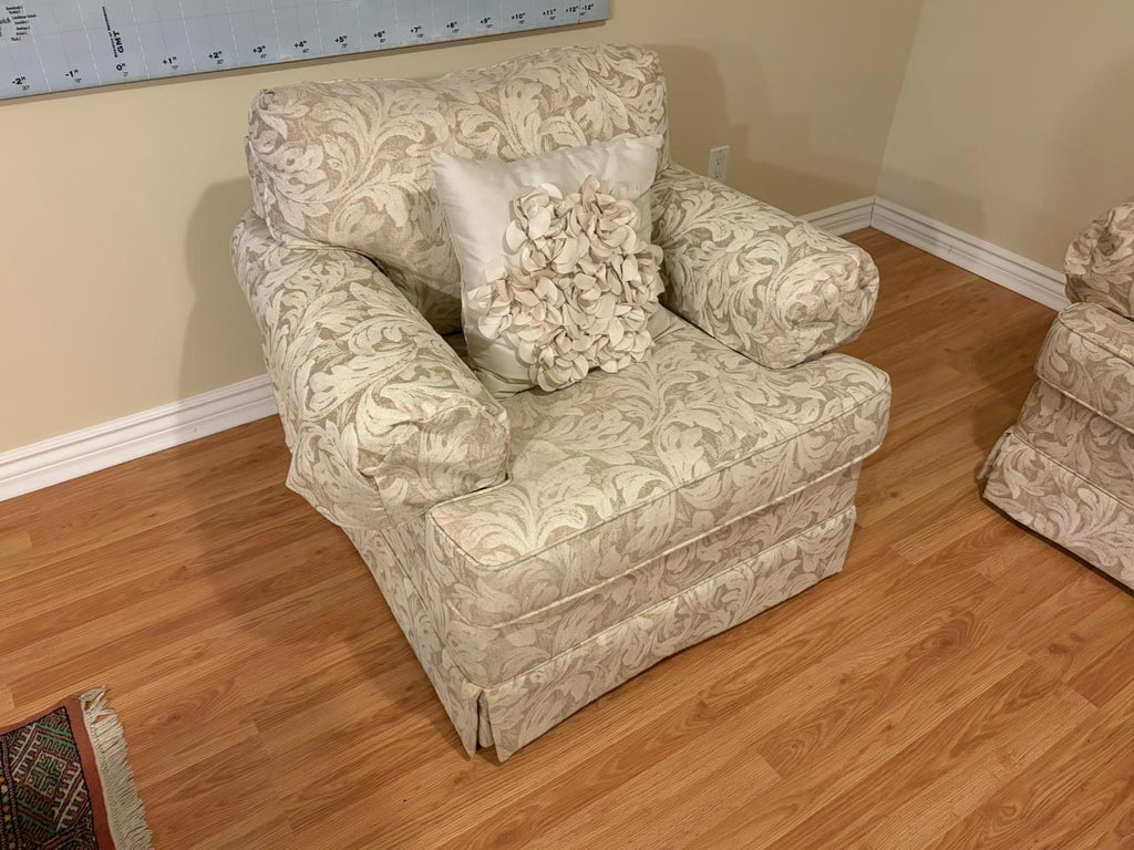 Armchair Lot #1