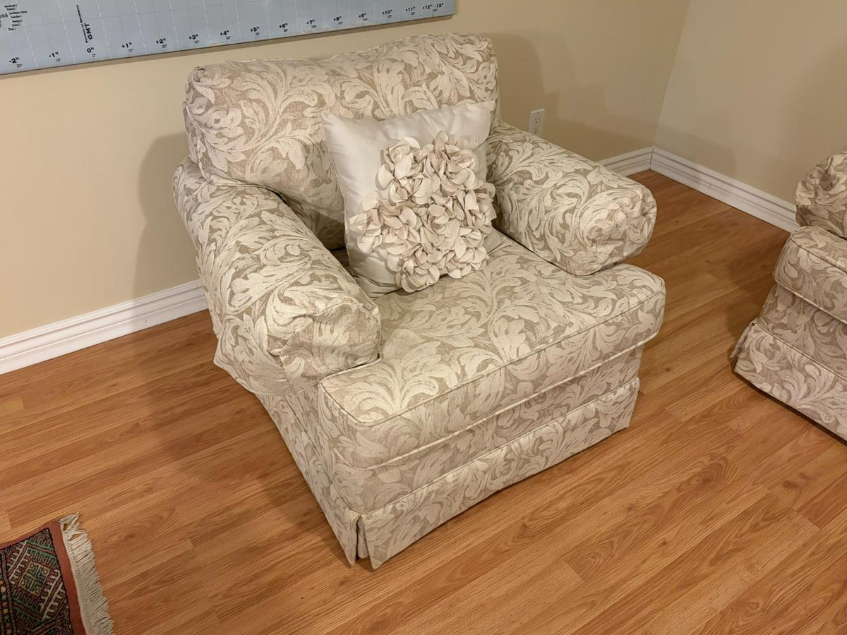 Armchair Lot #1
