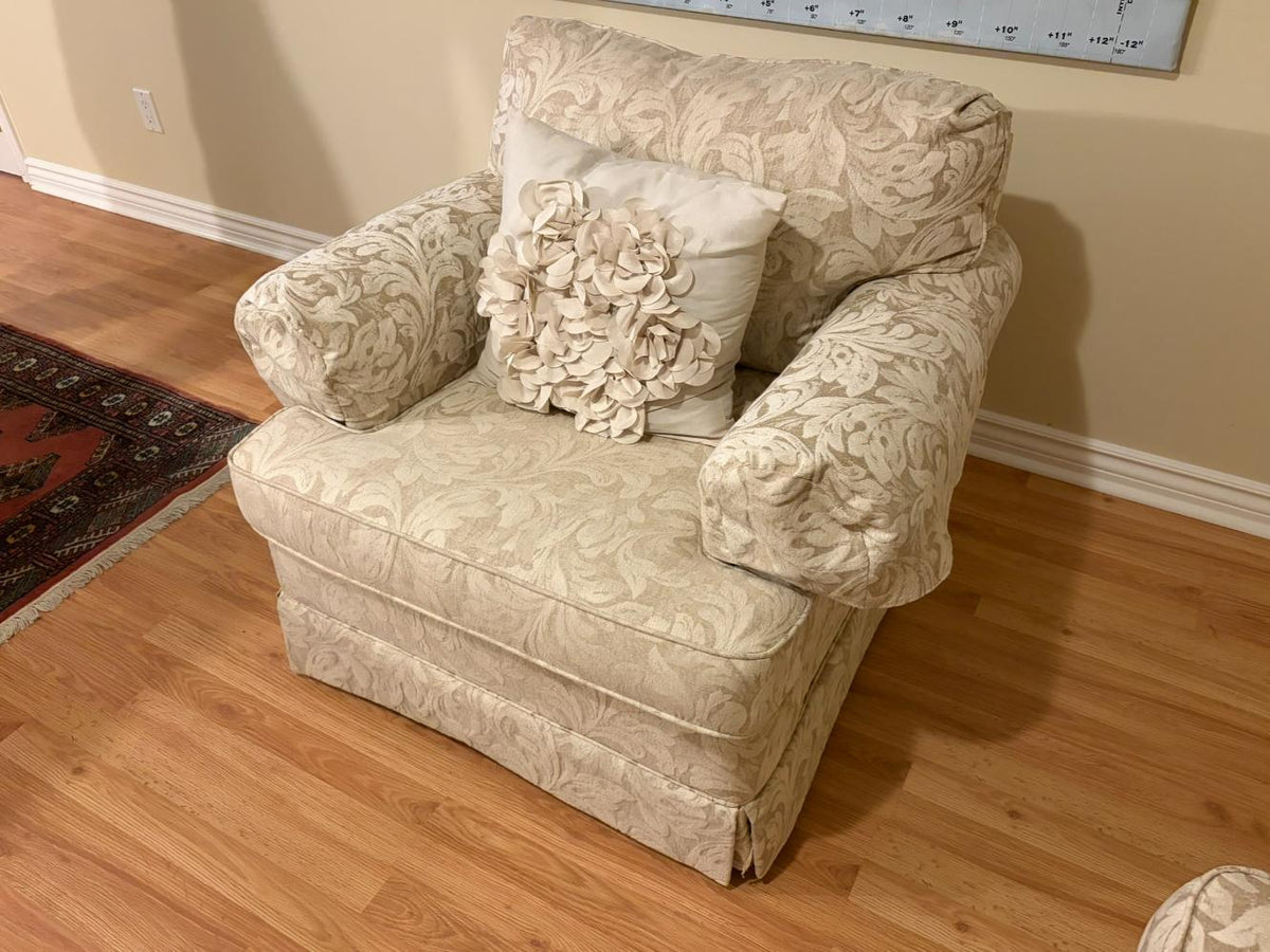 Armchair Lot #1