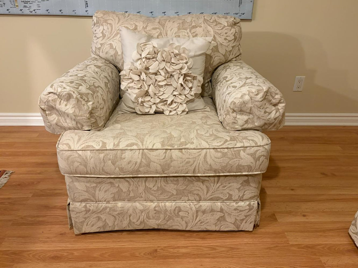 Armchair Lot #1