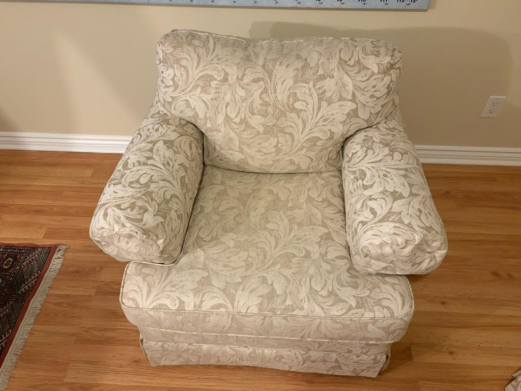 Armchair Lot #1