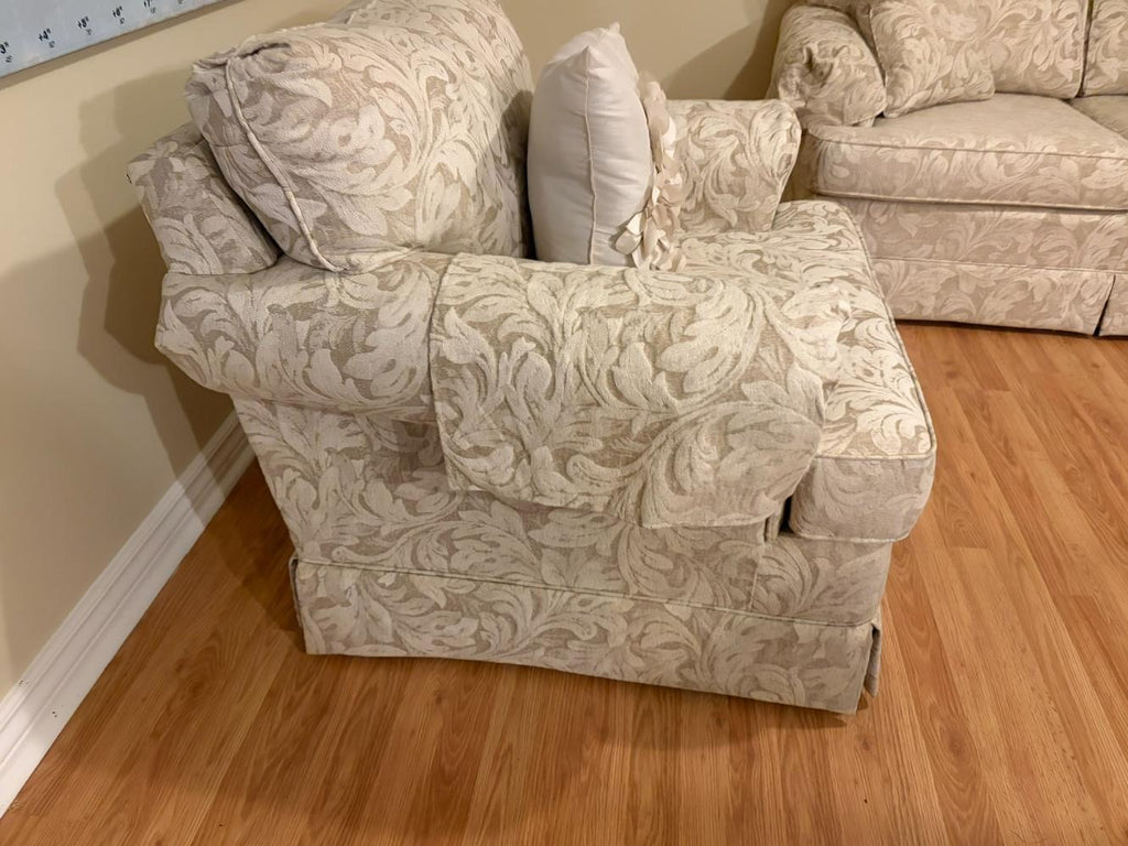 Armchair Lot #1