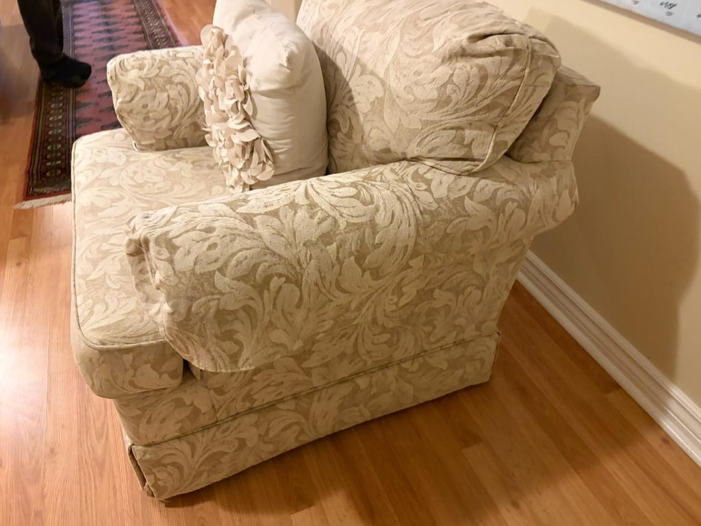 Armchair Lot #1