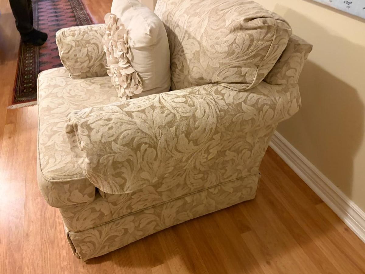 Armchair Lot #1