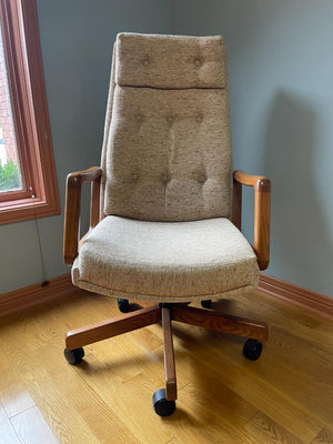 Mid-Century Modern Swivel Chair