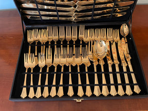 W.M. Rogers & Son Cutlery Set